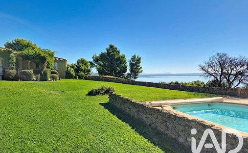 Maison à Étang de l'Olivier-Domaine de Sulauze, Istres, France 1