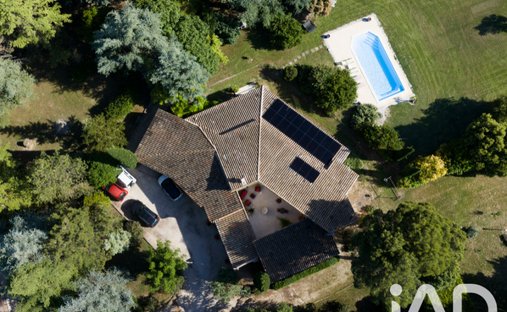 House in Exterieur, Sarrians, France 1
