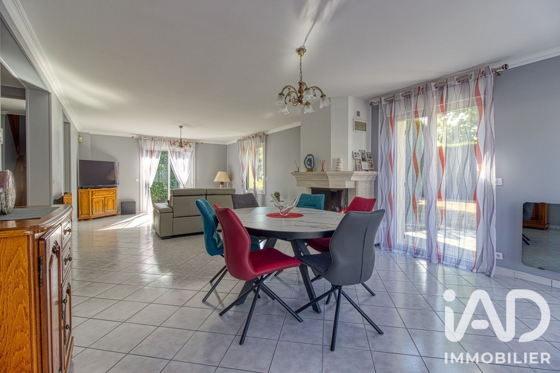 Casa en San Prix Centre, Saint-Prix, Francia 1 - 18262299