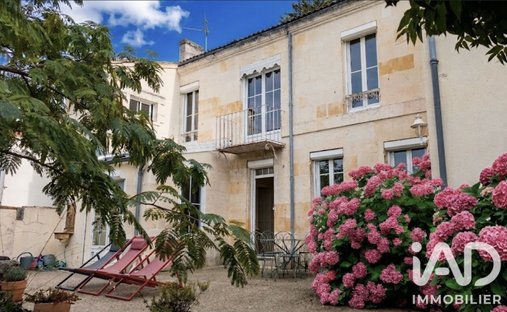 Casa a Centre, Saintes, Francia 1