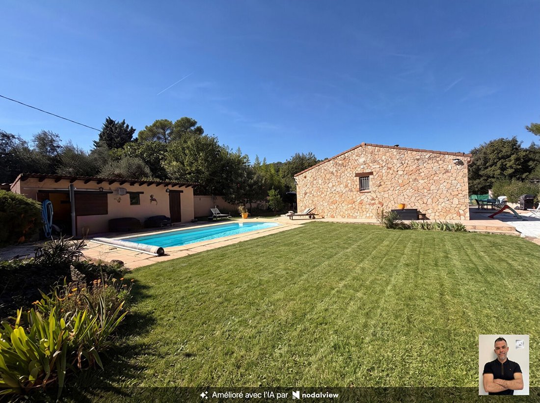 Villa in Garéoult, Provence-Alpes-Côte d'Azur, France 3 - 18870096