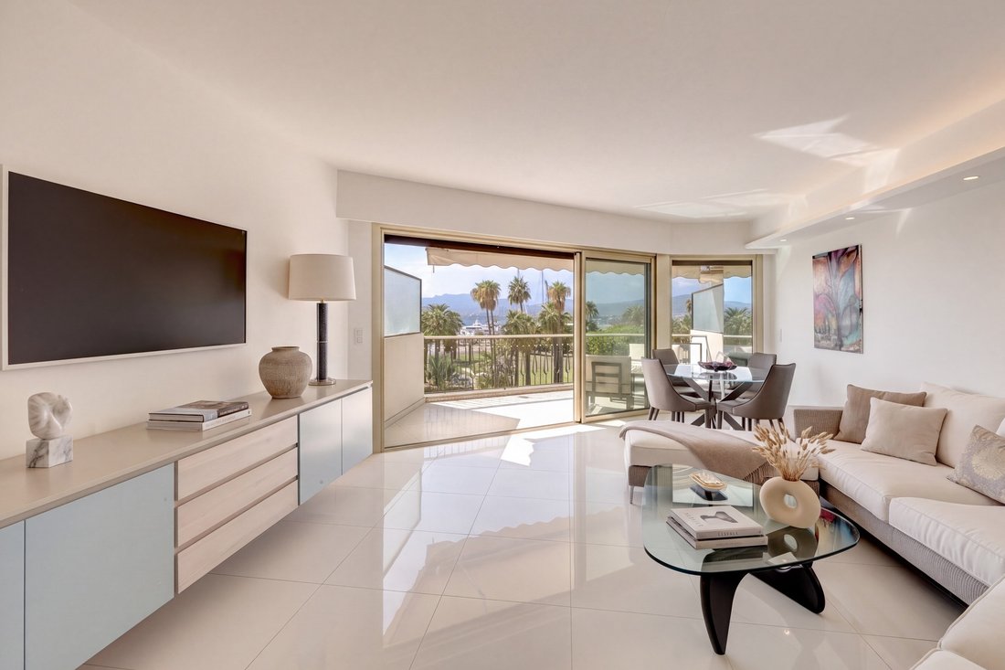 Apartment in Saint Nicolas, Cannes, France 3 - 18869964