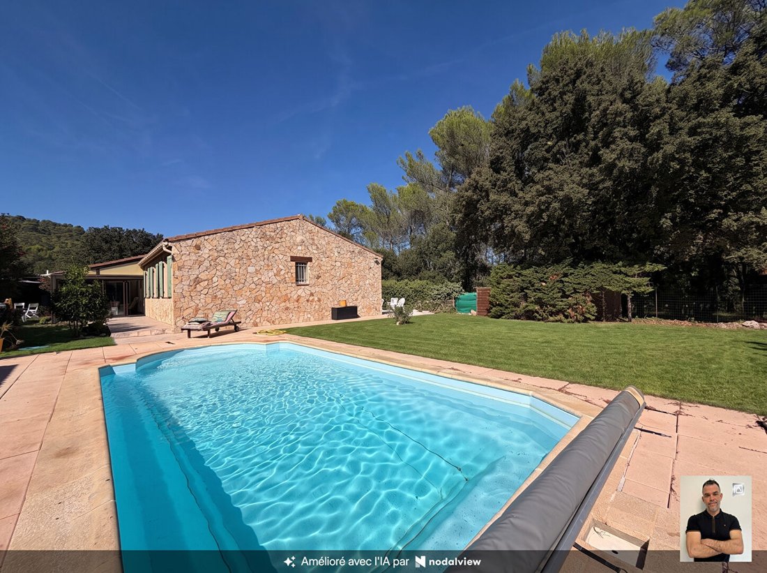 Villa in Garéoult, Provence-Alpes-Côte d'Azur, France 1 - 18870096