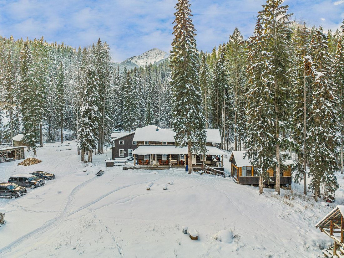 House in Golden, British Columbia, Canada 1 - 18869872