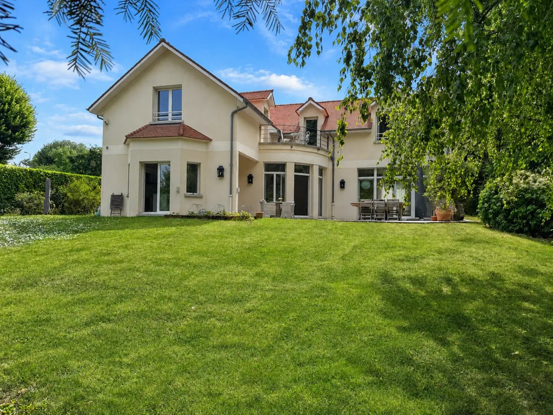 Haus in L'Étang-la-Ville, Île-de-France, Frankreich 1 - 18869759