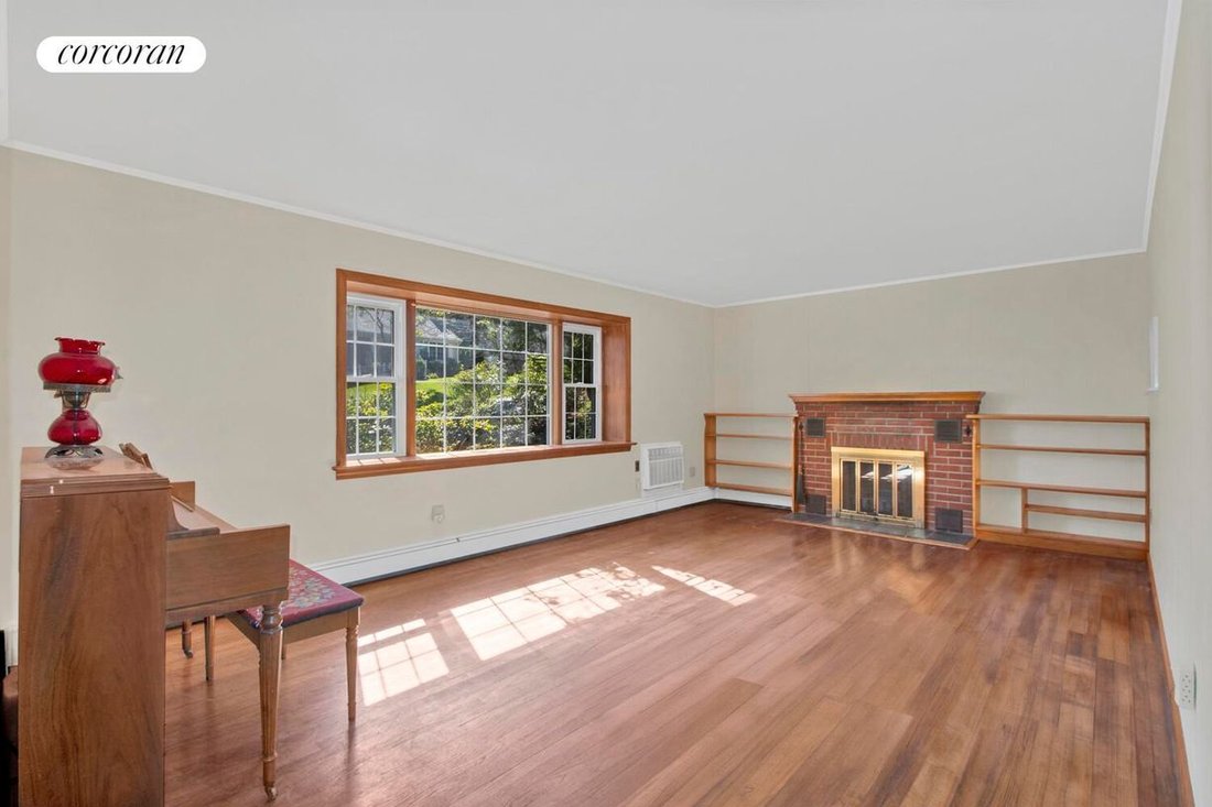 Rocky Point, New York, United States 1 - 18869921