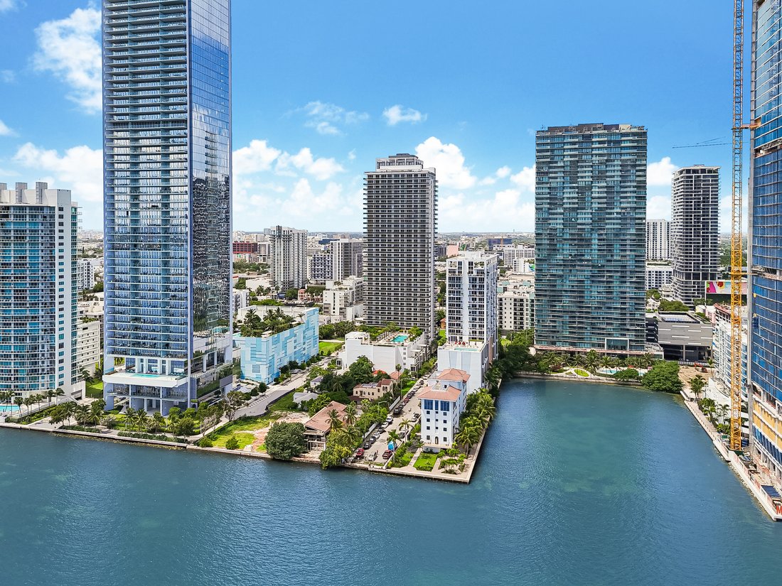 Condo in Miami, Florida, United States 2 - 18869945