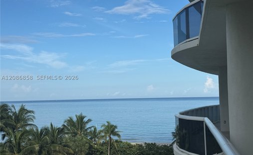Condo in Bal Harbour, Florida, United States 1