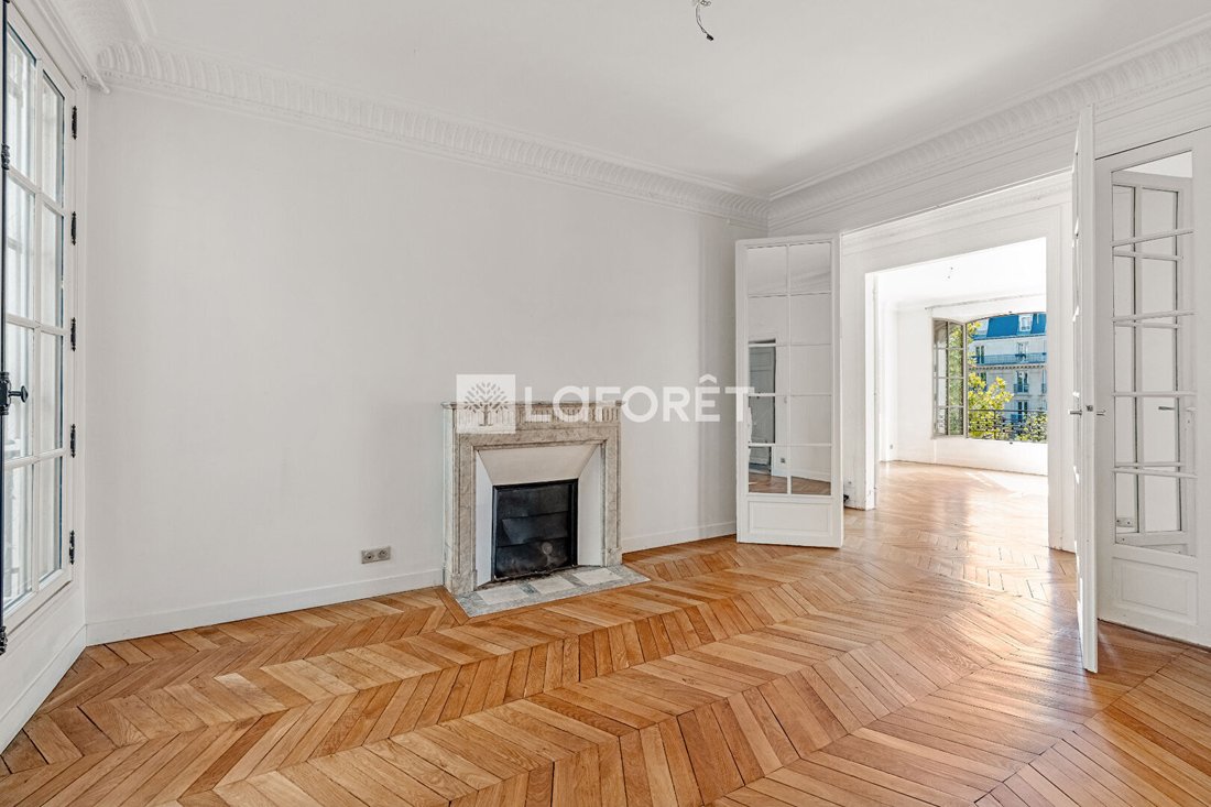 Apartment in La Fourche-Guy Môquet, Paris 17e Arrondissement, Paris 3 - 18870107