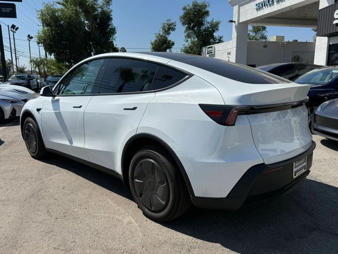 Suv in Azusa, CA, United States 5 - 18870065