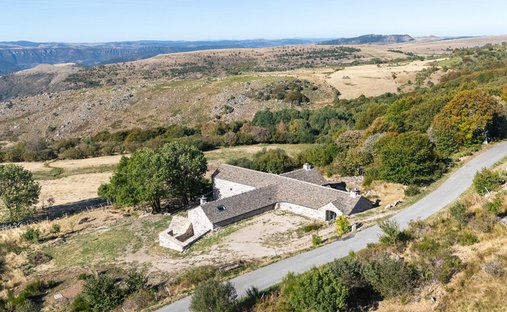 Villa in Pont de Montvert - Sud Mont Lozère, Occitania, France 1