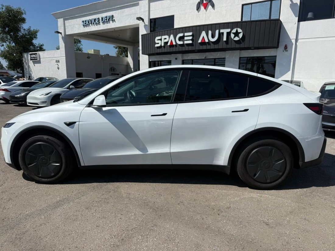 Suv in Azusa, CA, United States 4 - 18870065