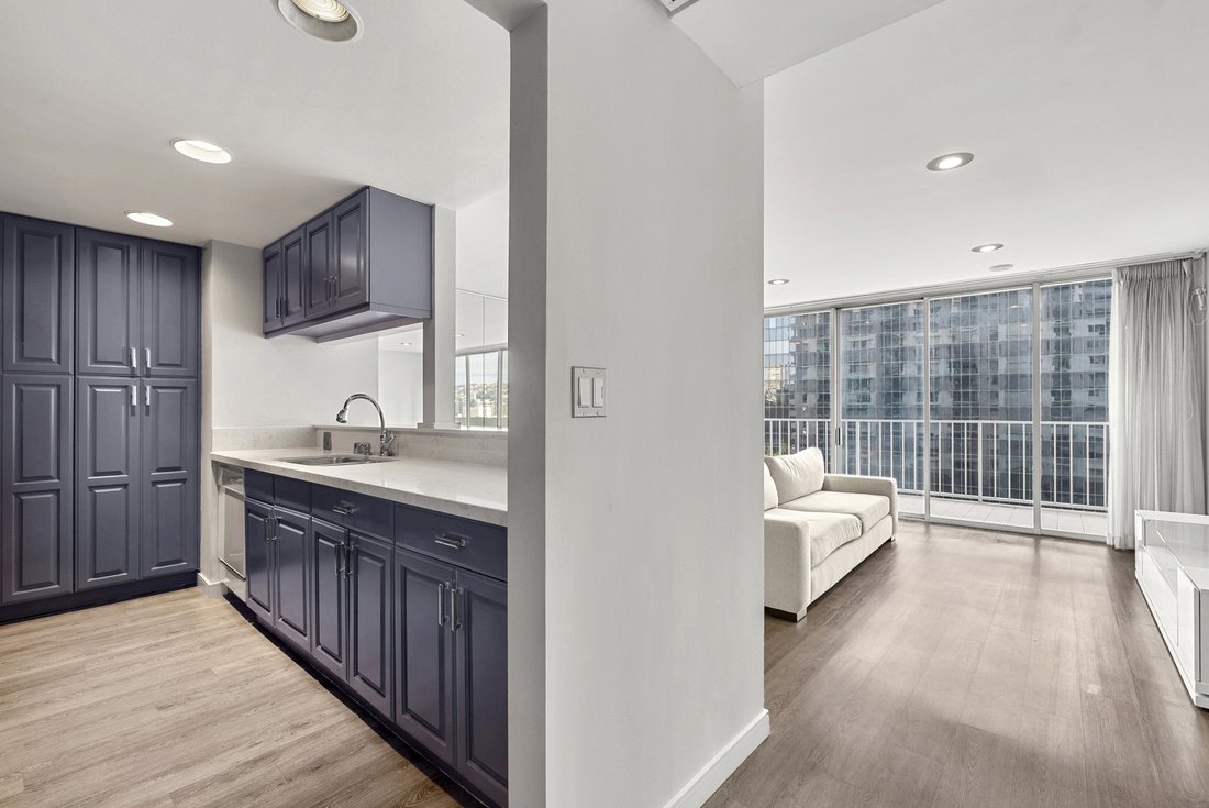 Condo in Los Angeles, California, United States 2 - 18870225