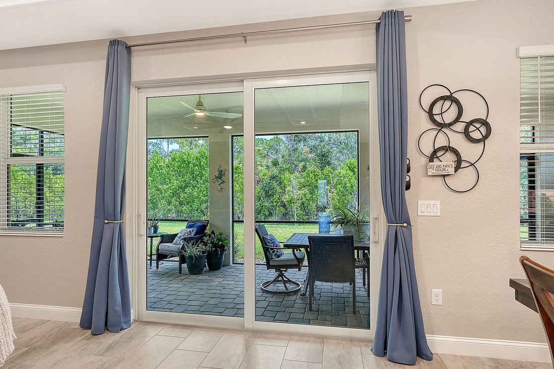 Venice, Florida, United States 5 - 18870320