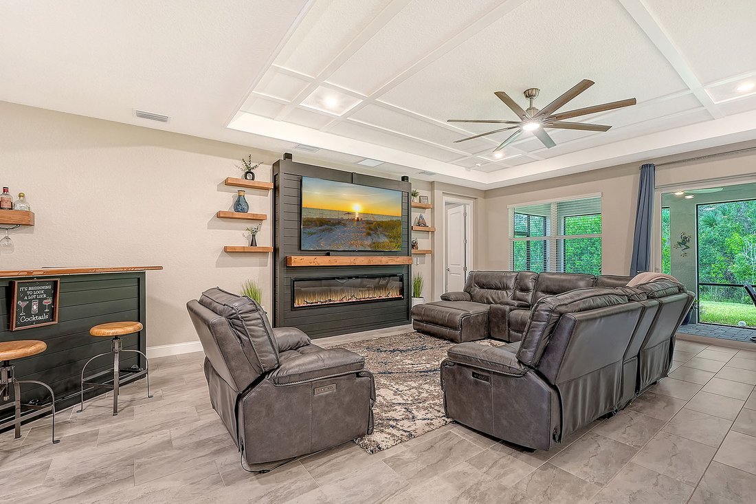 Venice, Florida, United States 4 - 18870320