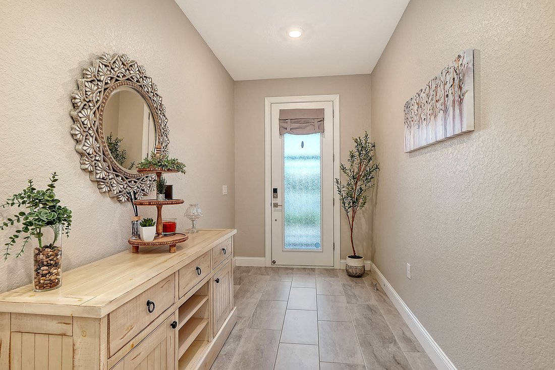 Venice, Florida, United States 3 - 18870320
