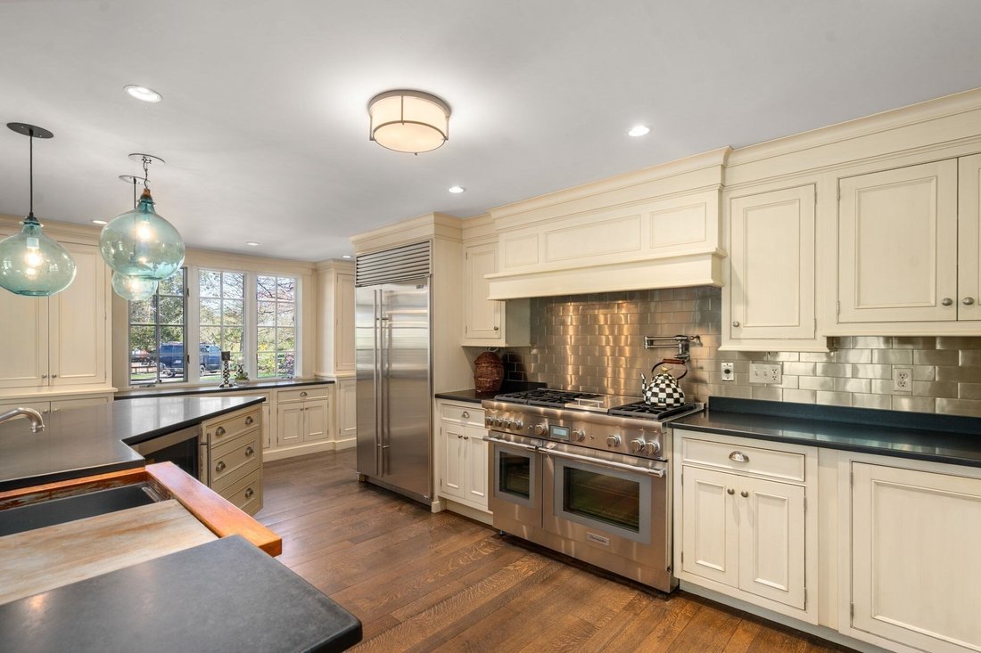 House in Walpole, Massachusetts, United States 5 - 18144143