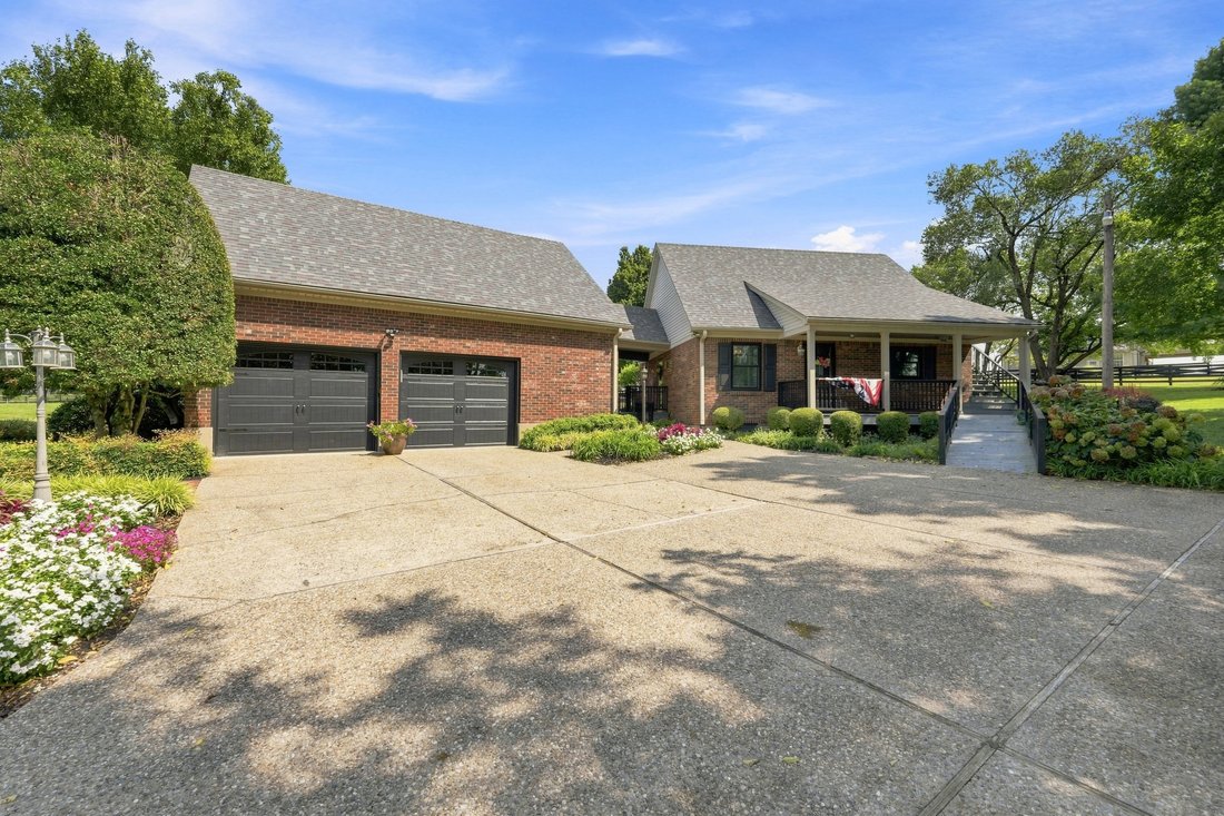 House in Simpsonville, Kentucky, United States 3 - 18870365