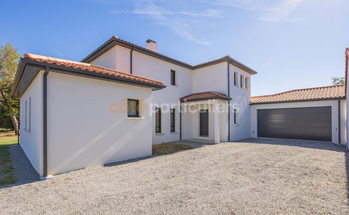 Villa in Nord Boulogne-Nord Bourg, Sankt Philbert-de-Grand-Lieu, Frankreich 1