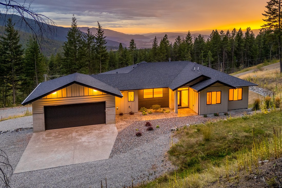 House in Vernon, British Columbia, Canada 1 - 18873012