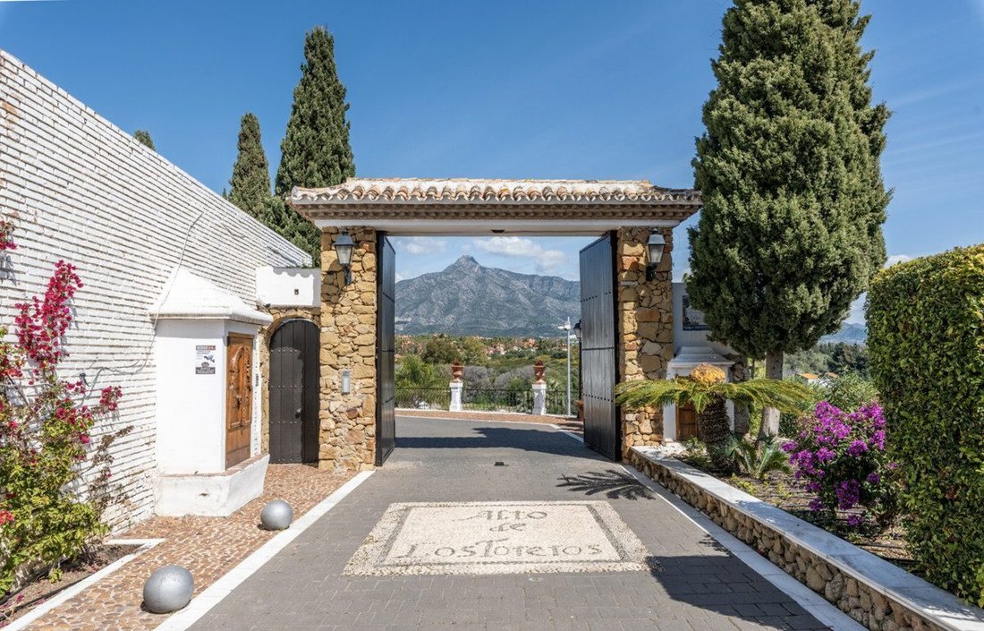 Townhouse in Puerto Banus, Marbella, Spain 3 - 18871656
