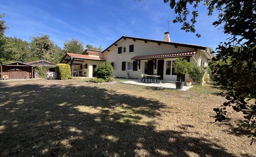 House in Le Bourg, Canejan, France 1