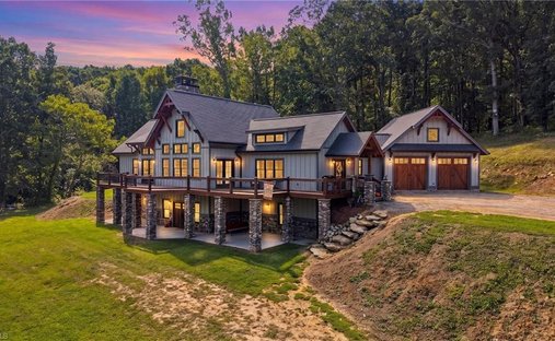 House in Township of Taylorsville, North Carolina, United States 1