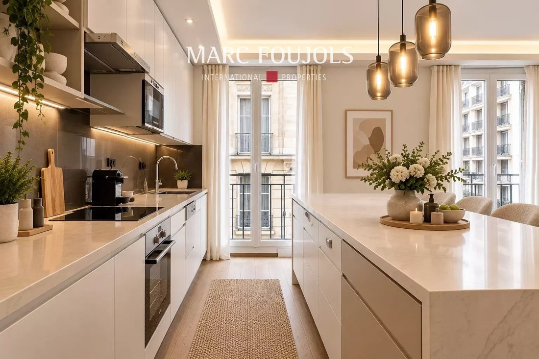 Apartment in Muette Nord, Paris 16e Arrondissement, Paris 4 - 18872316