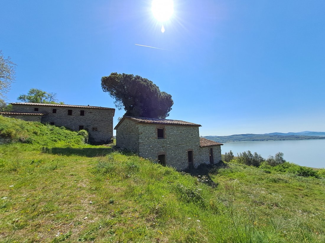 Casa en Passignano sul Trasimeno, Umbría, Italia 1 - 18875328
