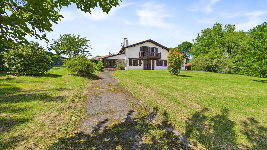 Villa in Arbonne, Nouvelle-Aquitaine, France 1 - 18872684