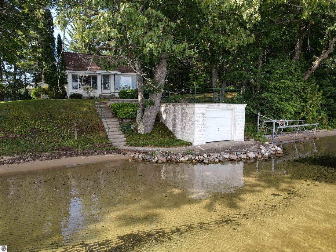 Maison à Traverse City, Michigan, États-Unis 3 - 18872341