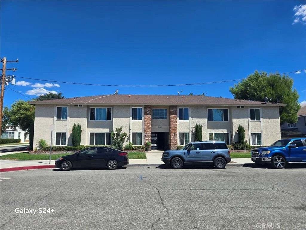 Santa Clarita, California, United States 1 - 16526238