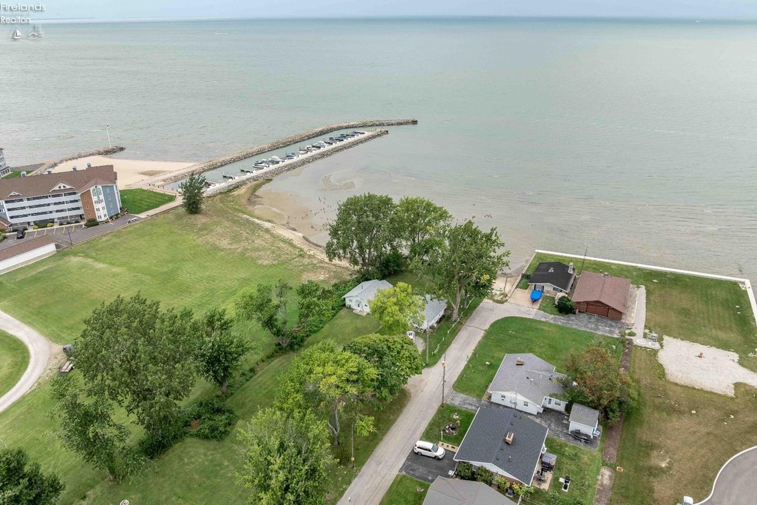 Land in Port Clinton, Ohio, United States 5 - 18874229