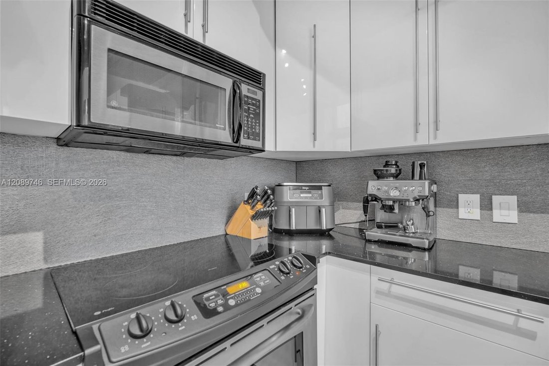 Condo in Miami, Florida, United States 4 - 18874501