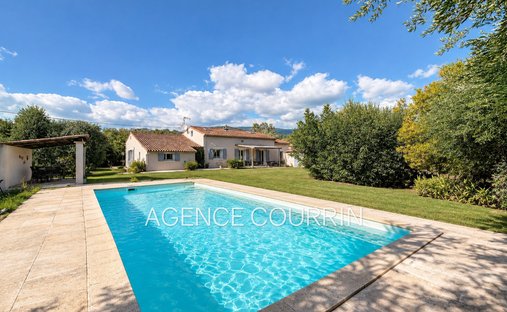 Villa in Grasse, Provence-Alpes-Côte d'Azur, France 1