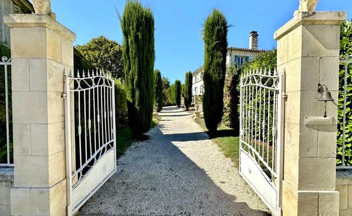 Anwesen in Saint-Dizant-du-Gua, Neu-Aquitanien, Frankreich 1