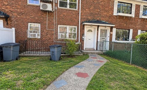 House in New York, New York, United States 1