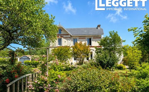 Villa in Saint-Christoly-de-Blaye, Nouvelle-Aquitaine, France 1
