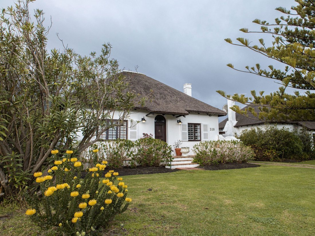 House in Overstrand Local Municipality, Western Cape, South Africa 2 - 18873160