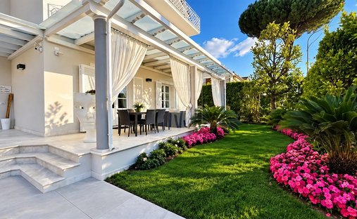 Villa a Motrone, Pietrasanta, Italia 1