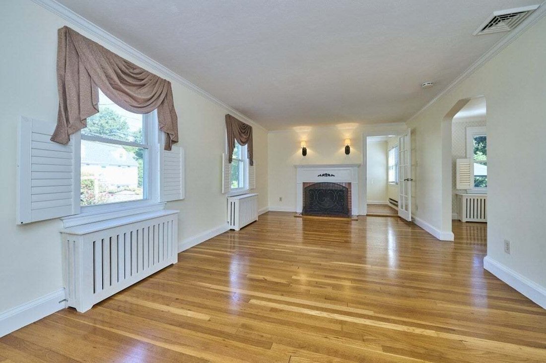 House in Waltham, Massachusetts, United States 4 - 18870442