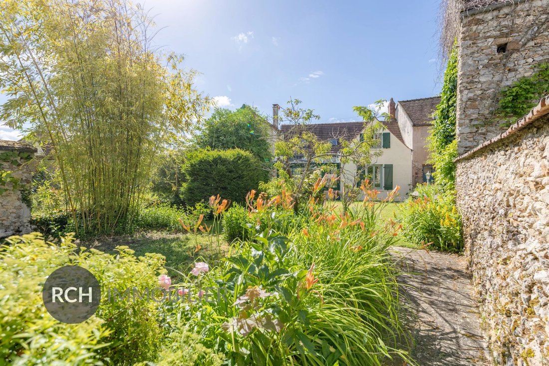 House in Garancieres, Ile-de-France, France 2 - 18872447