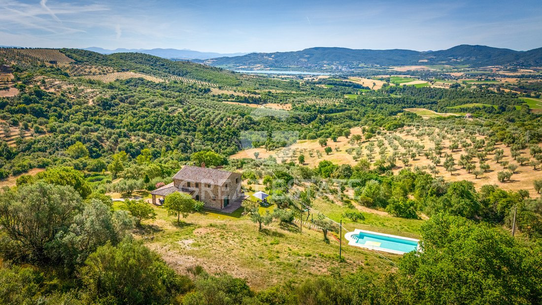 Estate in Panicale, Umbria, Italy 1 - 11559347
