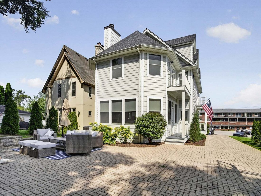 House in Clarendon Hills, Illinois, United States 2 - 18874065