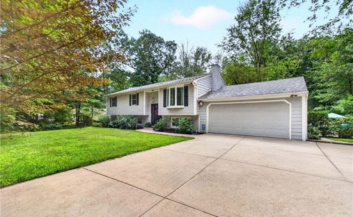 House in West Greenwich, Rhode Island, United States 1