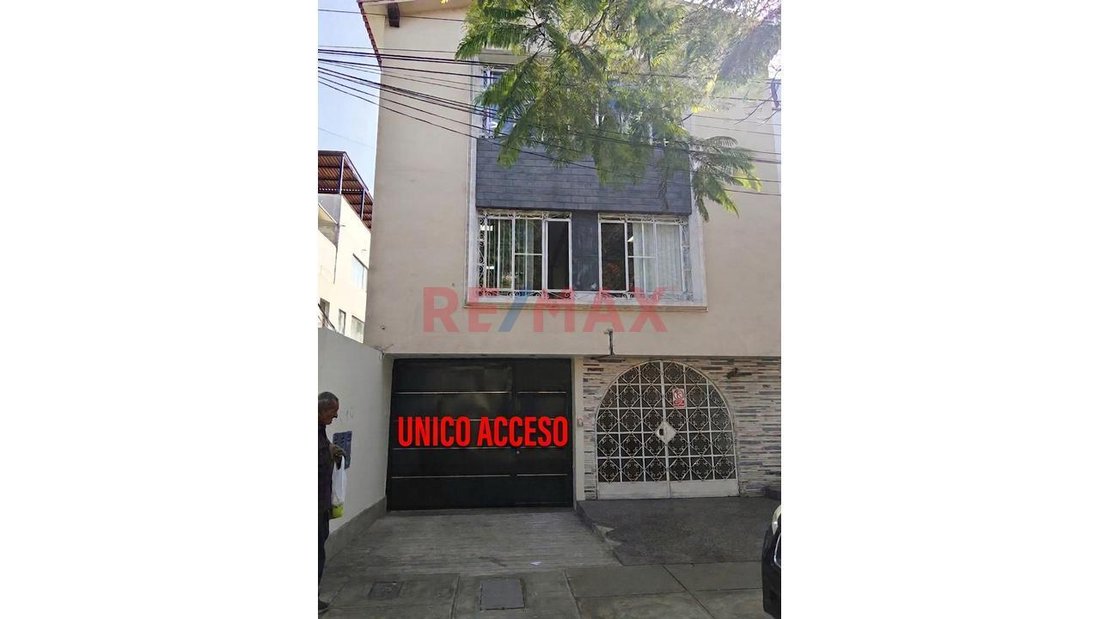 House in San Isidro, Metropolitan Municipality of Lima, Peru 2 - 18872824