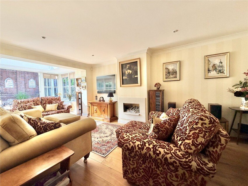 House in Lymington, England 5 - 18870856