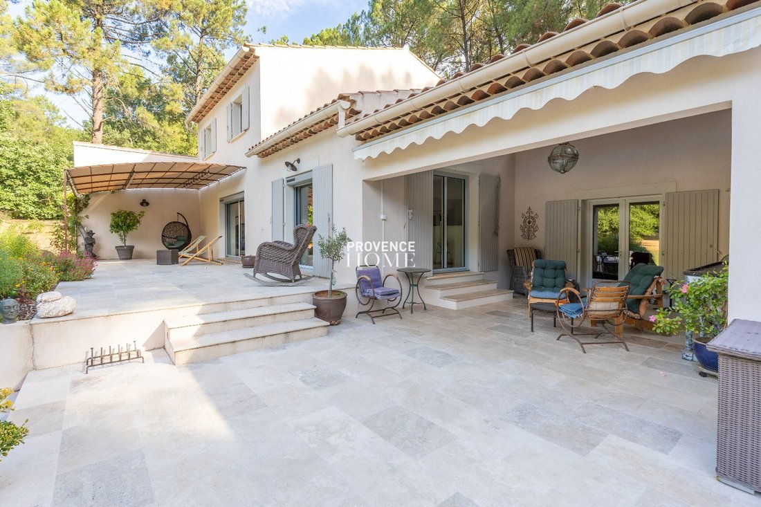 Estate in Roussillon, Provence-Alpes-Côte d'Azur, France 4 - 18872166