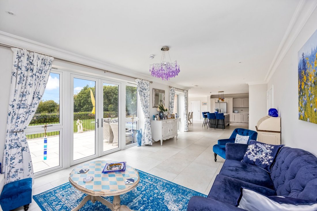 Haus in Burgess Hill, England 4 - 18874744
