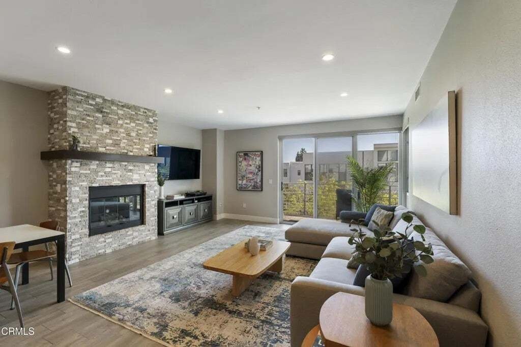 Condo in Altadena, California, United States 1 - 18871103